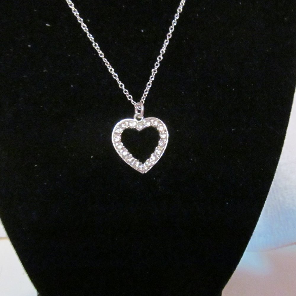 Vintage ORA rhinestone heart necklace